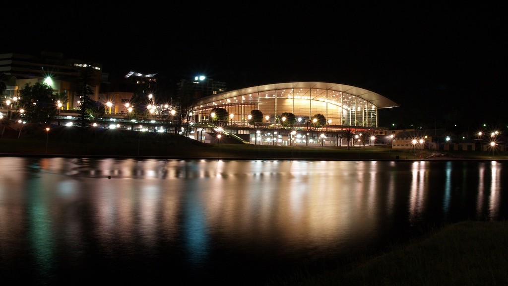 Adelaide_Convention_Centre_at_night